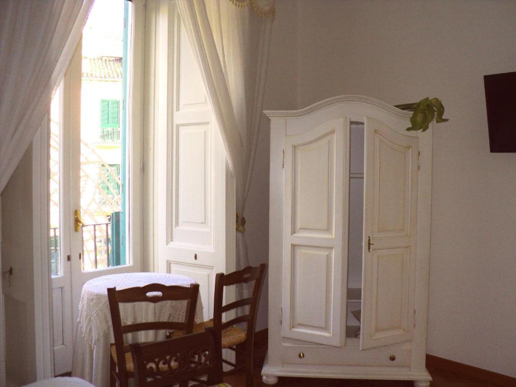 Bed and Breakfast Casa Mariannina Maiori Habitación foto